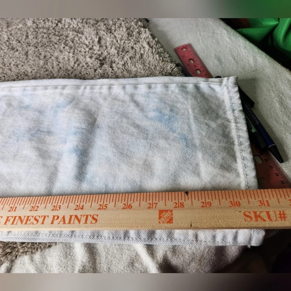 Women's Baggy Cloud Mid-Rise  90s Baggy Jeans - Universal Thread - Size 2